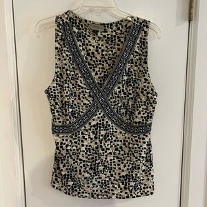 Tahari Black & Cream Sleeveless V-Neck Blouse